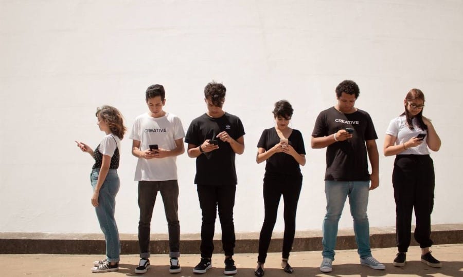 O Impacto das Redes Sociais na Saúde Mental: Como Equilibrar o Uso e Evitar Comparações Prejudiciais