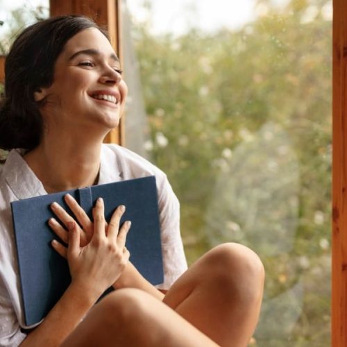Descubra como a prática diária de gratidão pode transformar sua saúde mental e melhorar sua qualidade de vida de forma simples e poderosa.